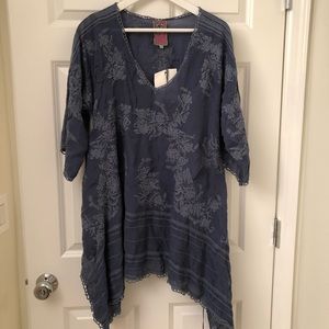 Johnny was embroidered tunic size m
